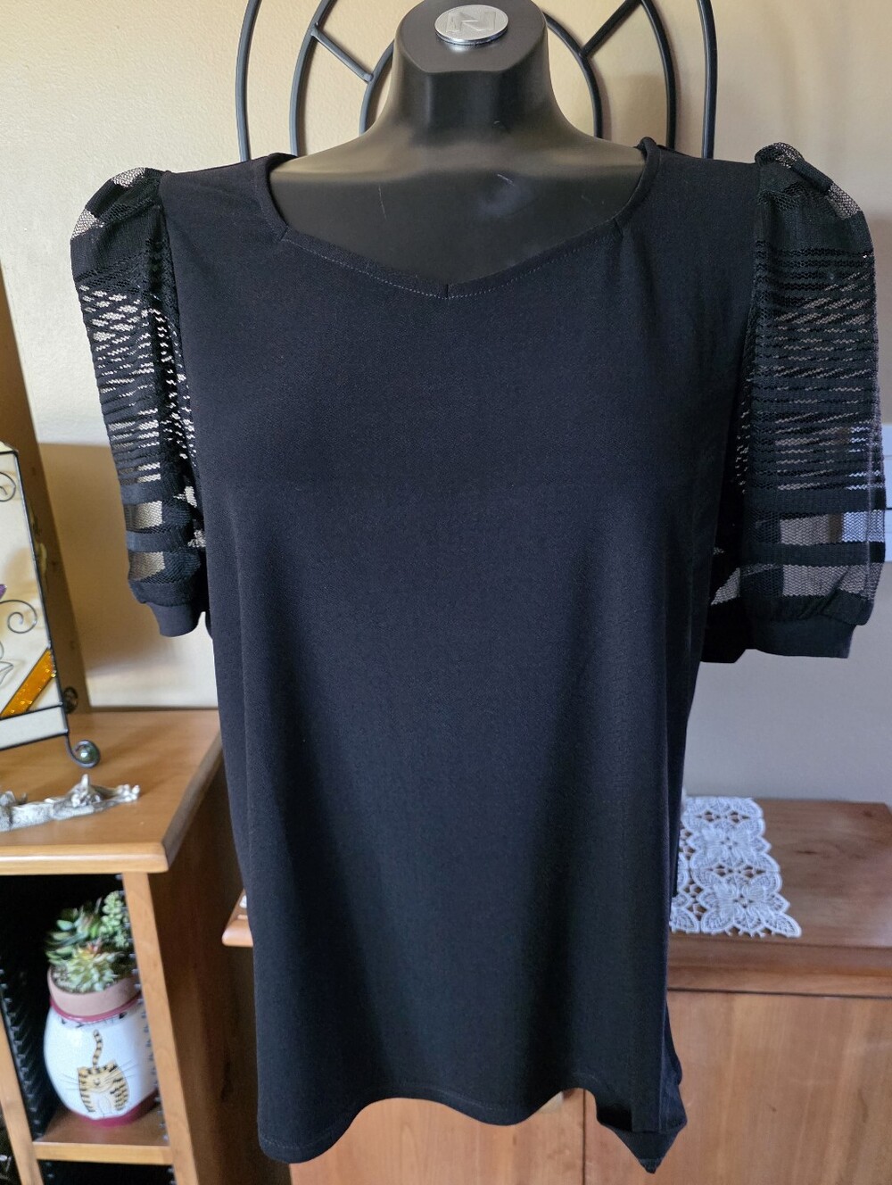 89th + Madison Black Short Sleeve Top with Sheer Mesh Puff Sleeves Size M